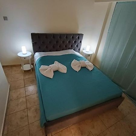 Athens Sky Suites 1 Piraeus Bagian luar foto