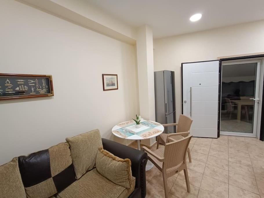 Athens Sky Suites 1 Piraeus Bagian luar foto